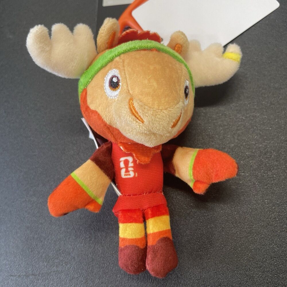 FIFA World Cup 2026 Mascot Plush Keychain Maple 4" NWT